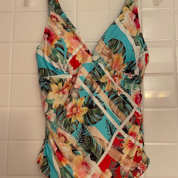Jantzen Other - NWT Jantzen tankini top, size 8